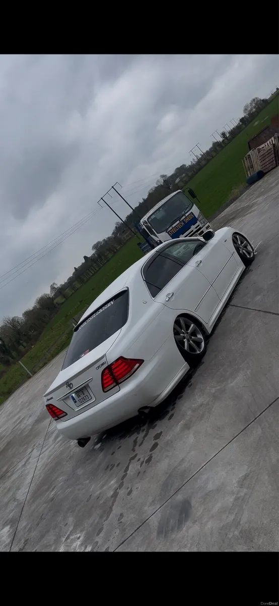 Toyota crown - Image 2