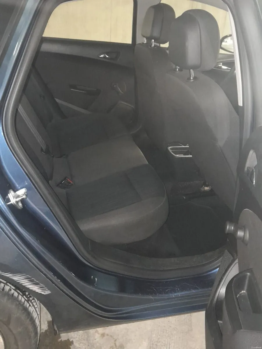 Opel Astra 2015 - Image 4