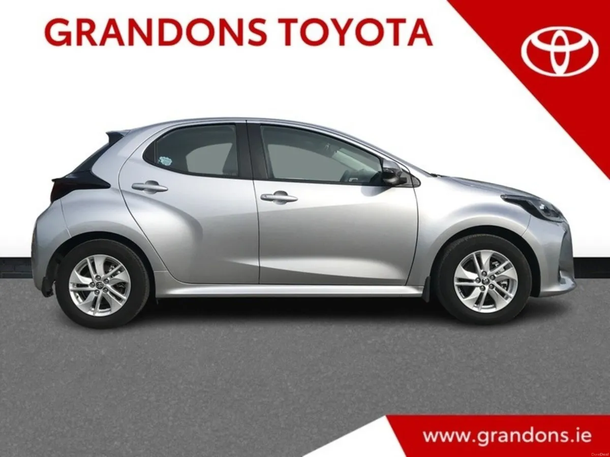 Toyota Yaris HYBRID 1.5 LUNA - GRANDONS - Image 3