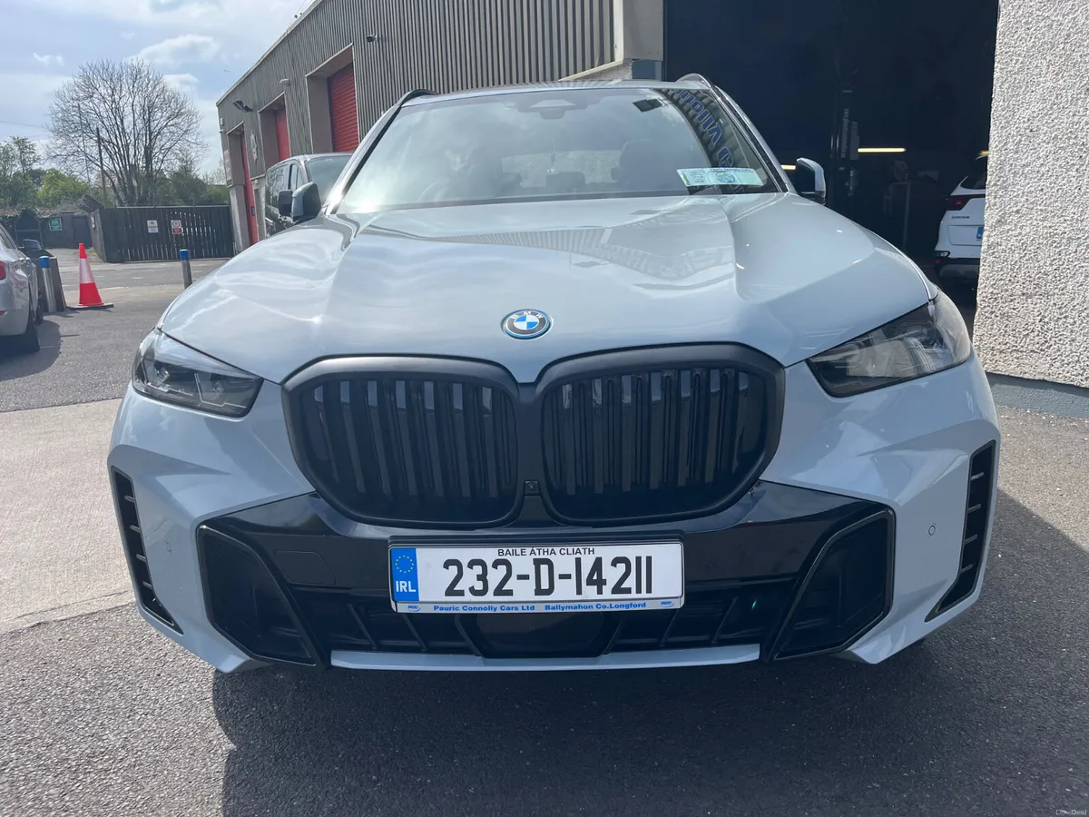 BMW X5 2023**Low kms**Brooklyn grey - Image 4