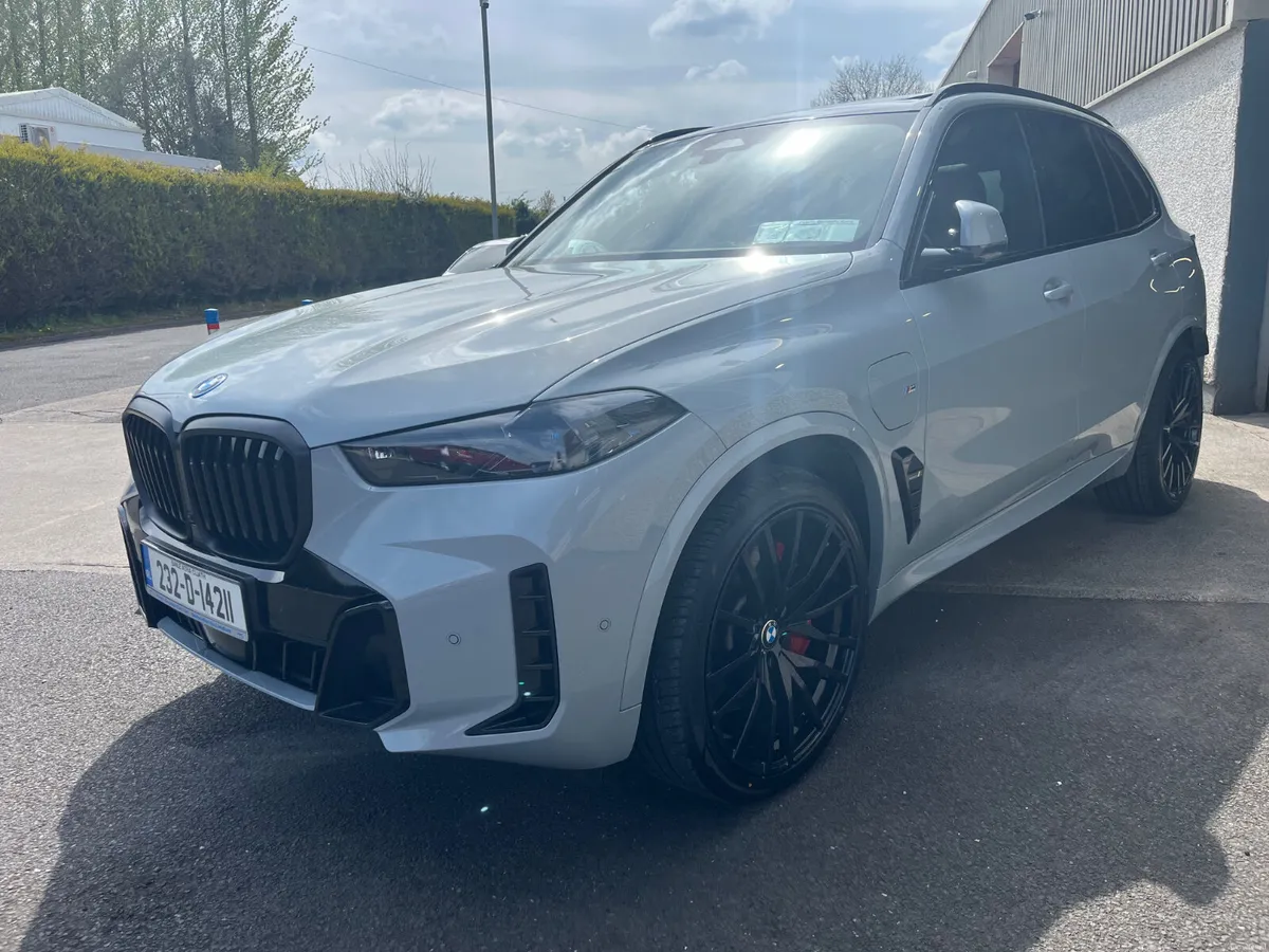 BMW X5 2023**Low kms**Brooklyn grey - Image 3