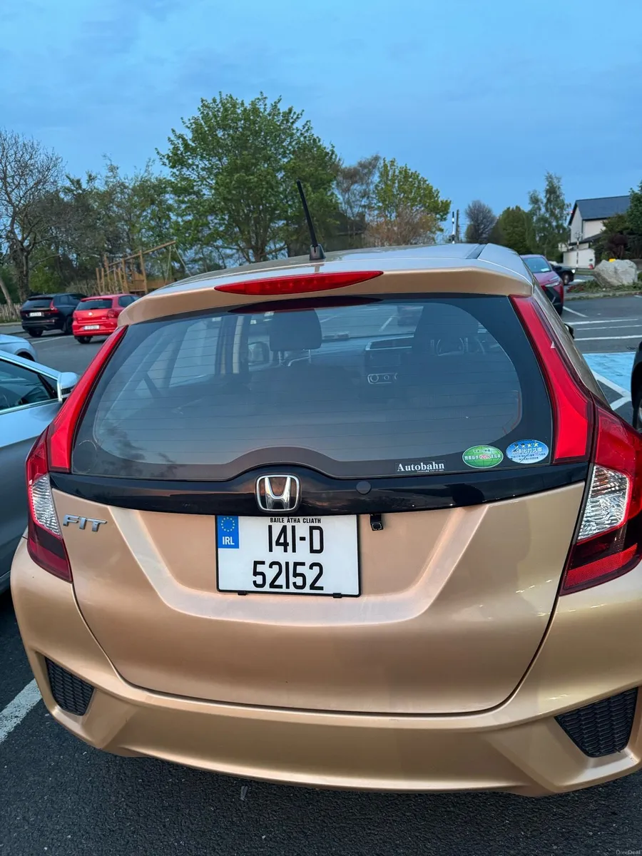 2014 Honda Fit, very low mileage, clean in/out - Image 2