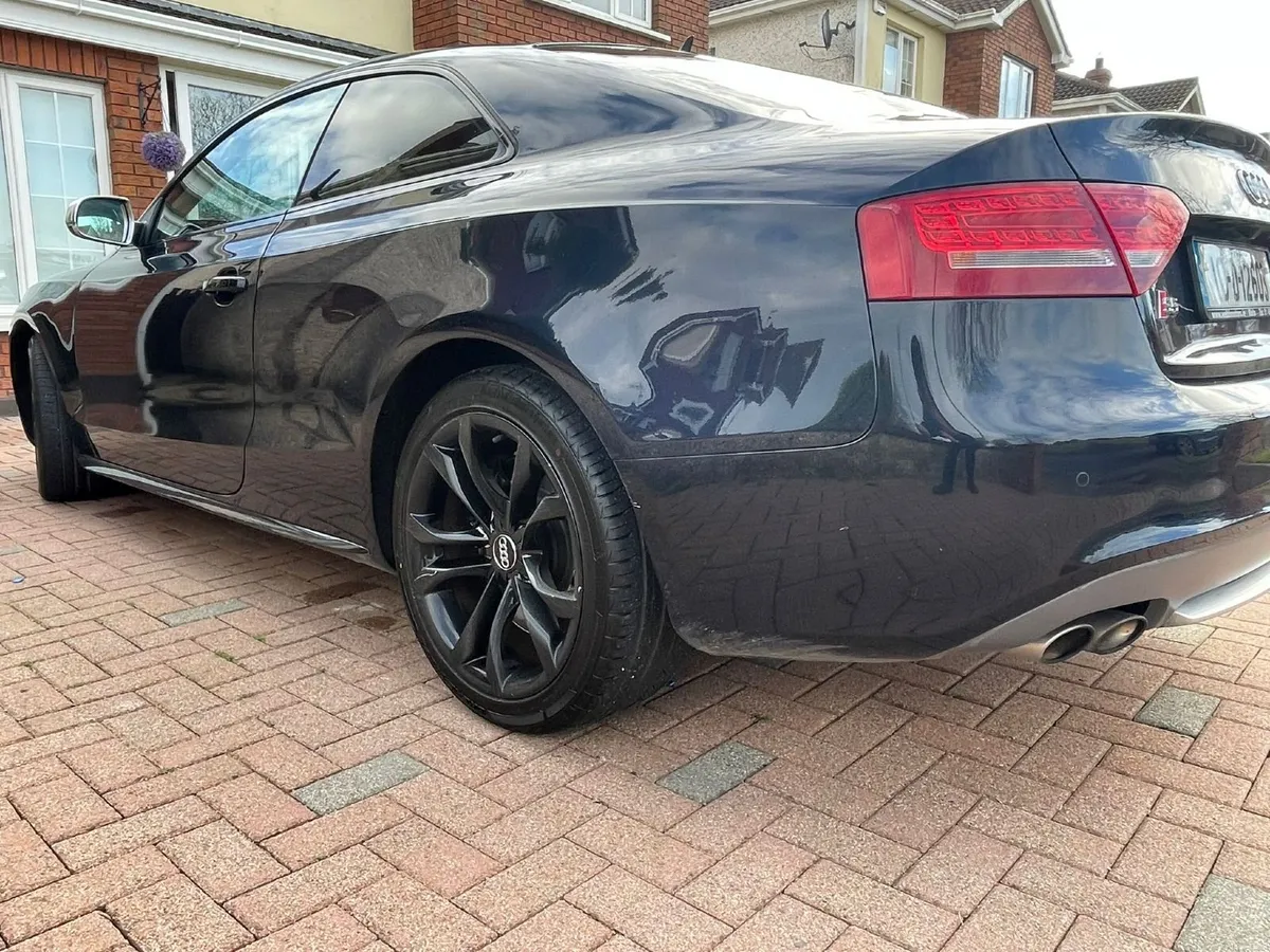 Audi S5 2010 - Image 4