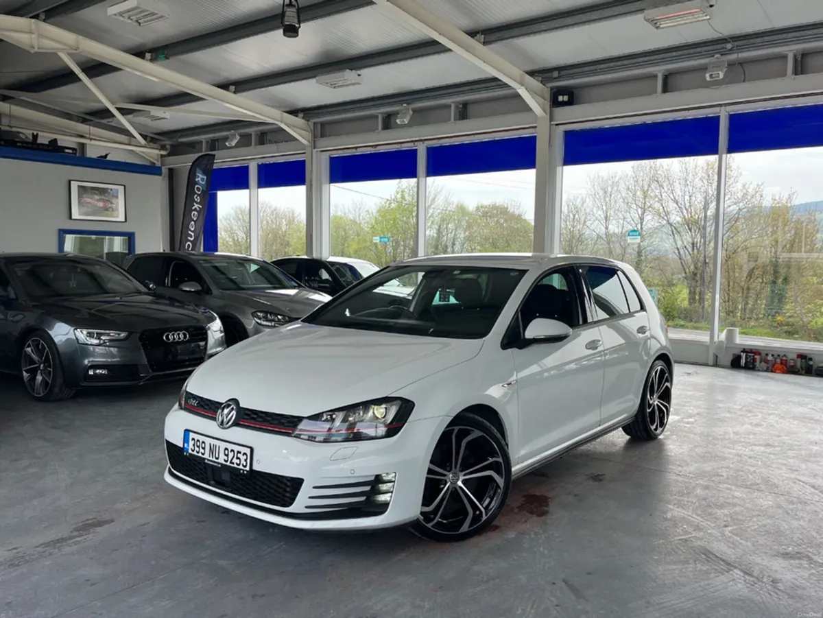 Volkswagen Golf Gti 2.0 Tsi Dsg Automatic - Image 1
