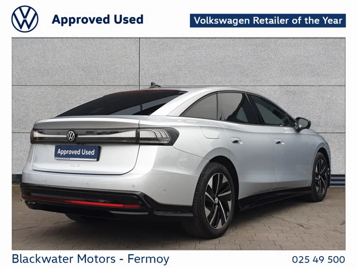 Volkswagen ID.7 PRO S PLUS AUTOMATIC - Image 4
