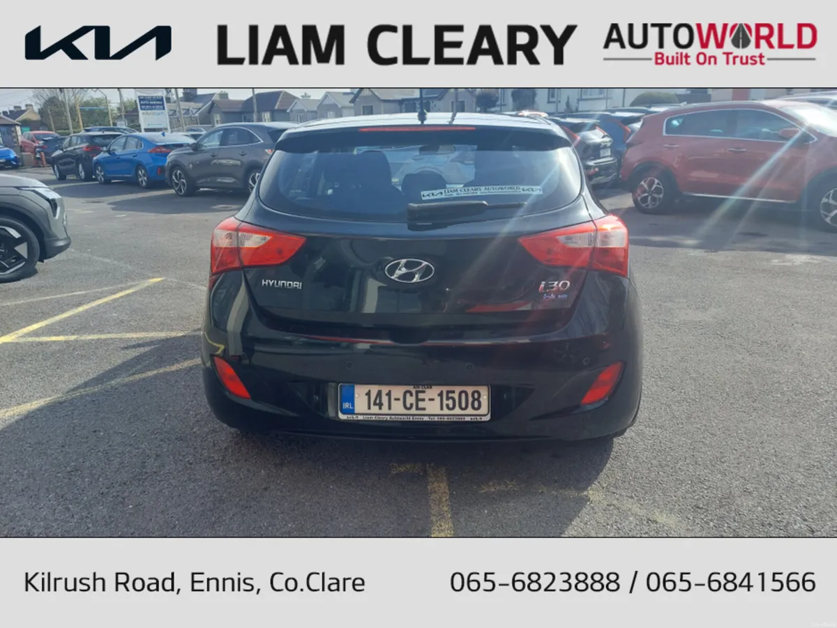 Hyundai i30 1.6 DSL DELUXE 4DR - Image 4