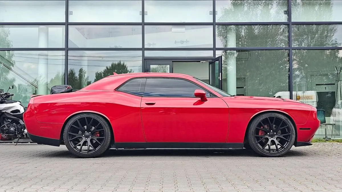 Dodge challenger - Image 1