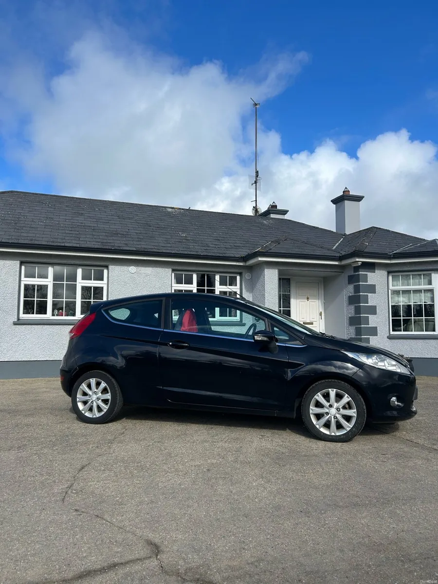 Ford fiesta - Image 2
