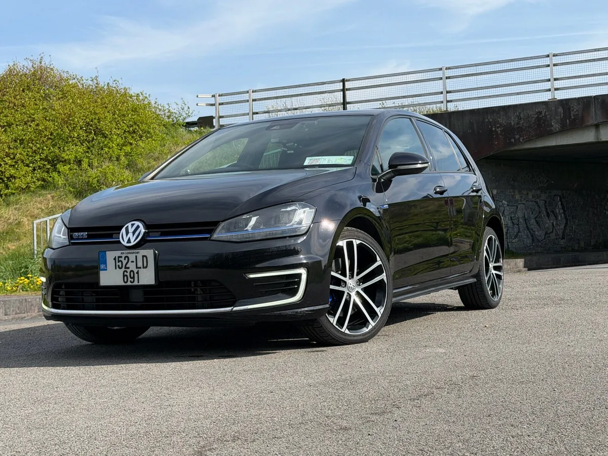 2015 VW Golf GTE1.4TSI Hybrid Immaculate Condition - Image 3