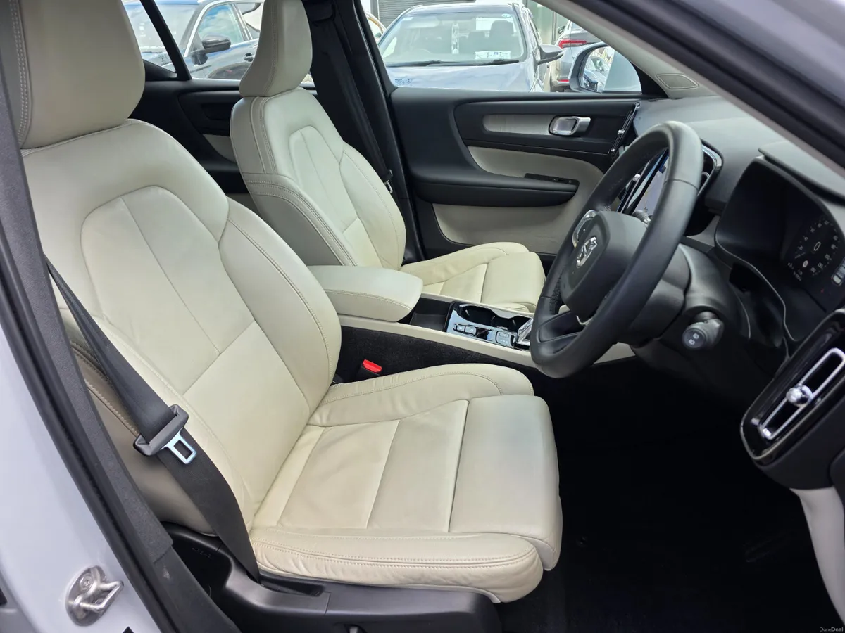 2022 XC40 1.5 T5 Recharge PHEV Inscription Pro - Image 2