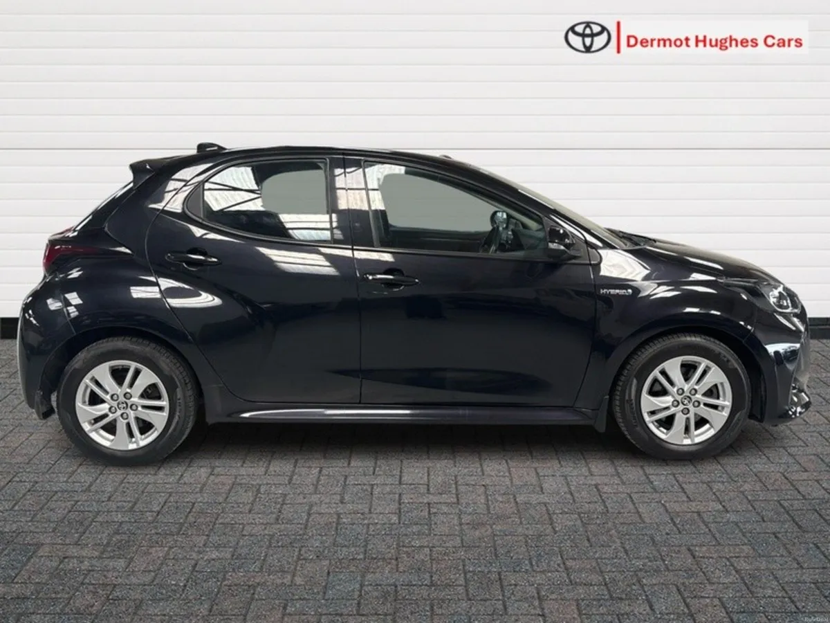 Toyota Yaris HYBRID LUNA 4DR AUTO - Image 3
