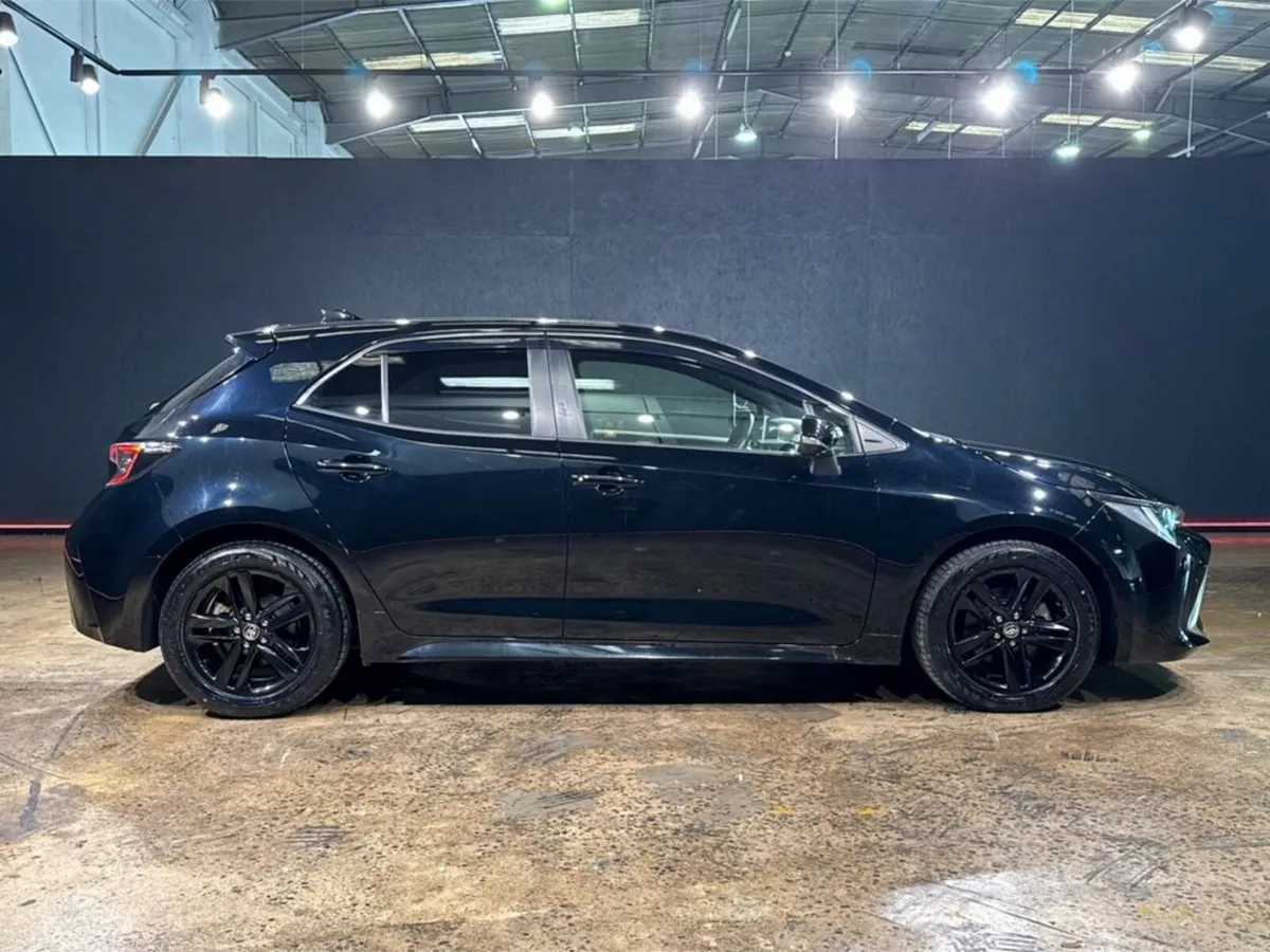 Toyota Corolla HYBRID 1.8 AUTOMATIC - G STYLE - BL - Image 3