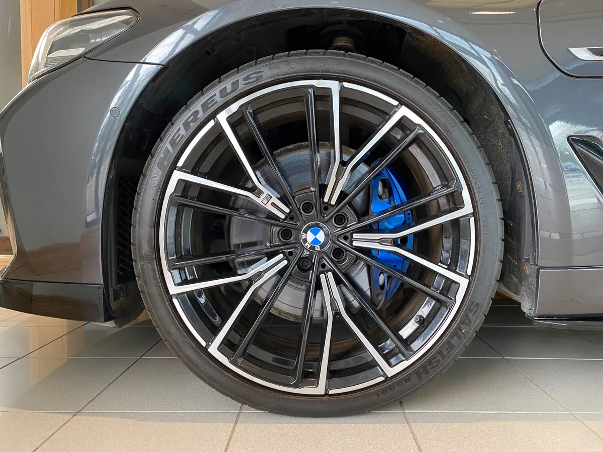 BMW 5-Series 2023 530E xDrive Msport - Image 6