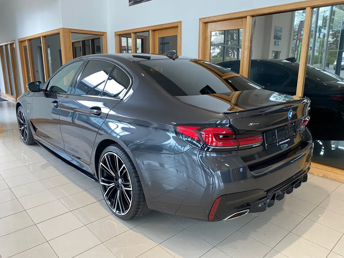 BMW 5-Series 2023 530E xDrive Msport - Image 4