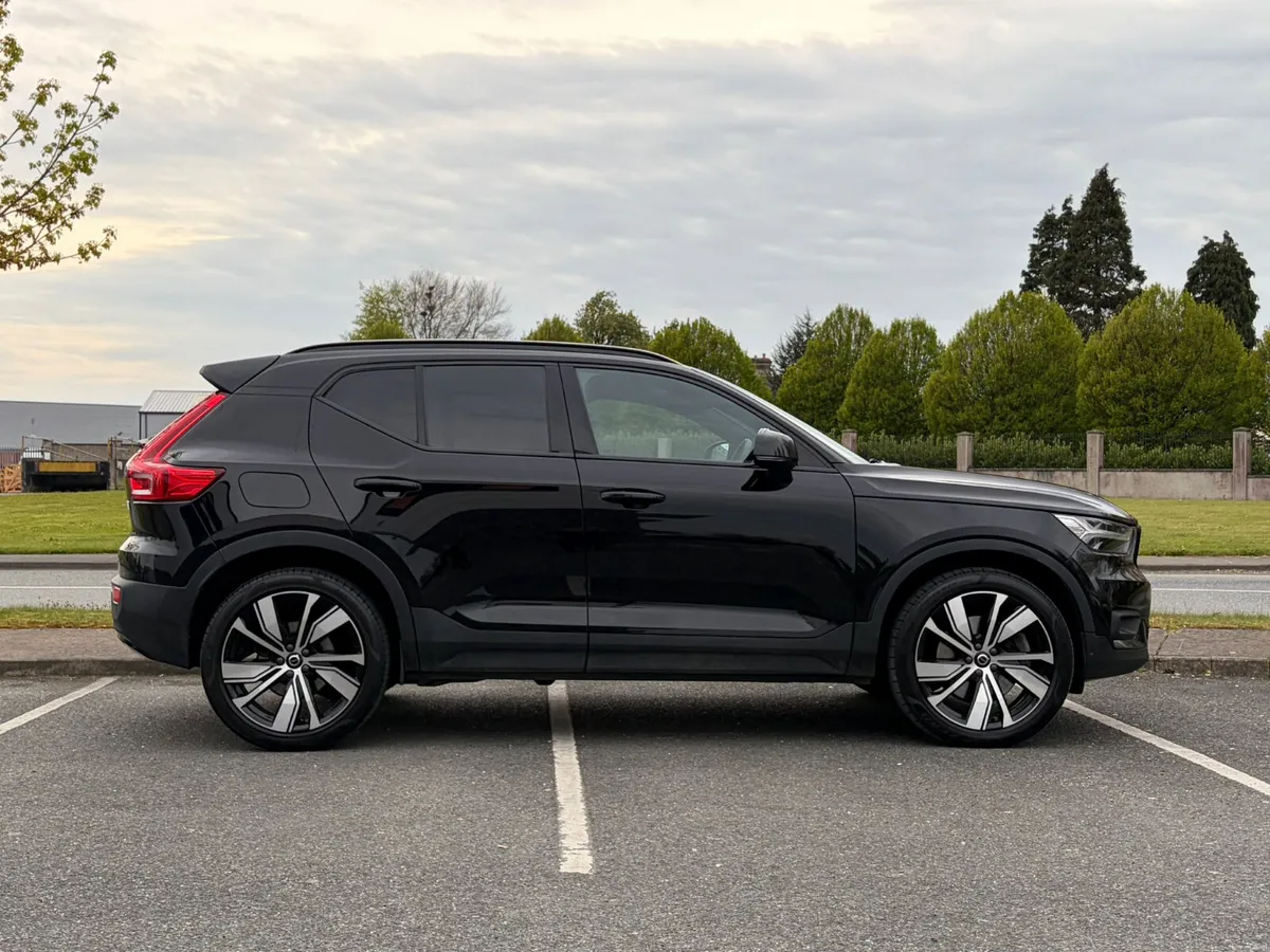 2022 Volvo XC40 1.5 R-Design Pro T5 - Image 2