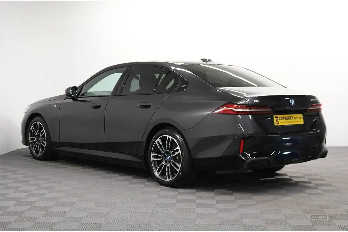 BMW i5 40 M Sport - Image 4