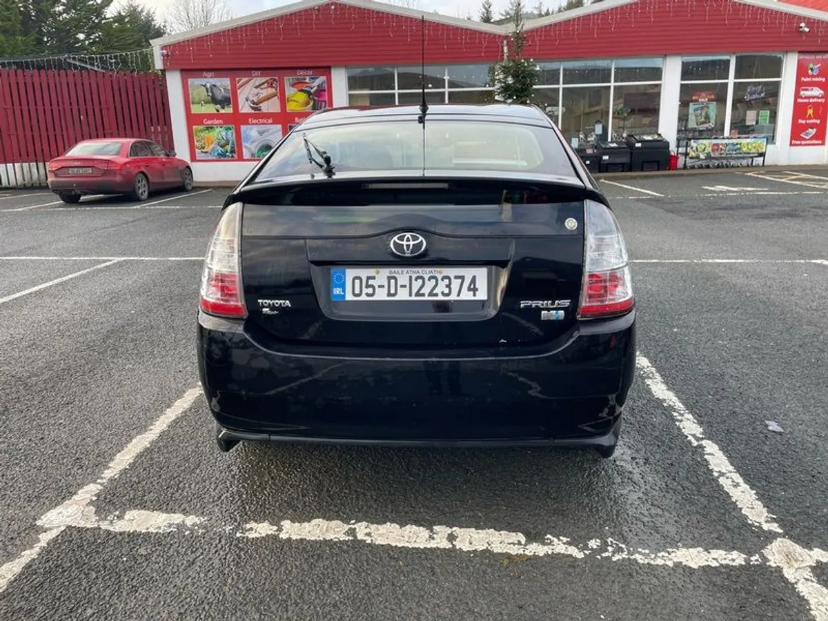 2005 Toyota Prius - Image 2