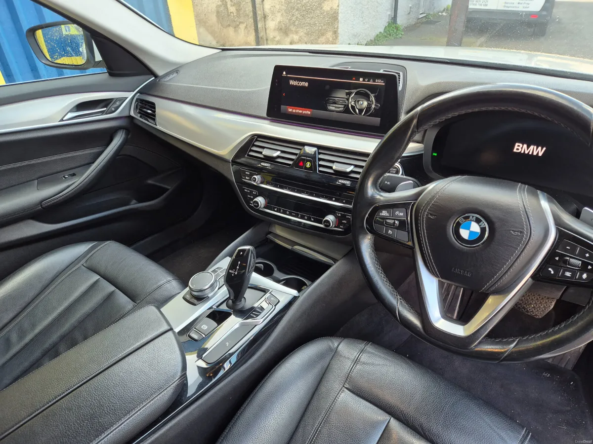 BMW 5-Series 2019 - Image 6