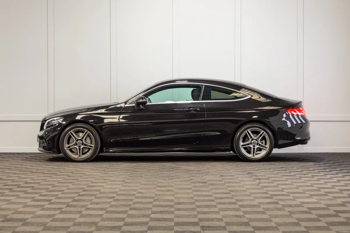 192 Mercedes-Benz C-Class C300 AMG Line - Image 3