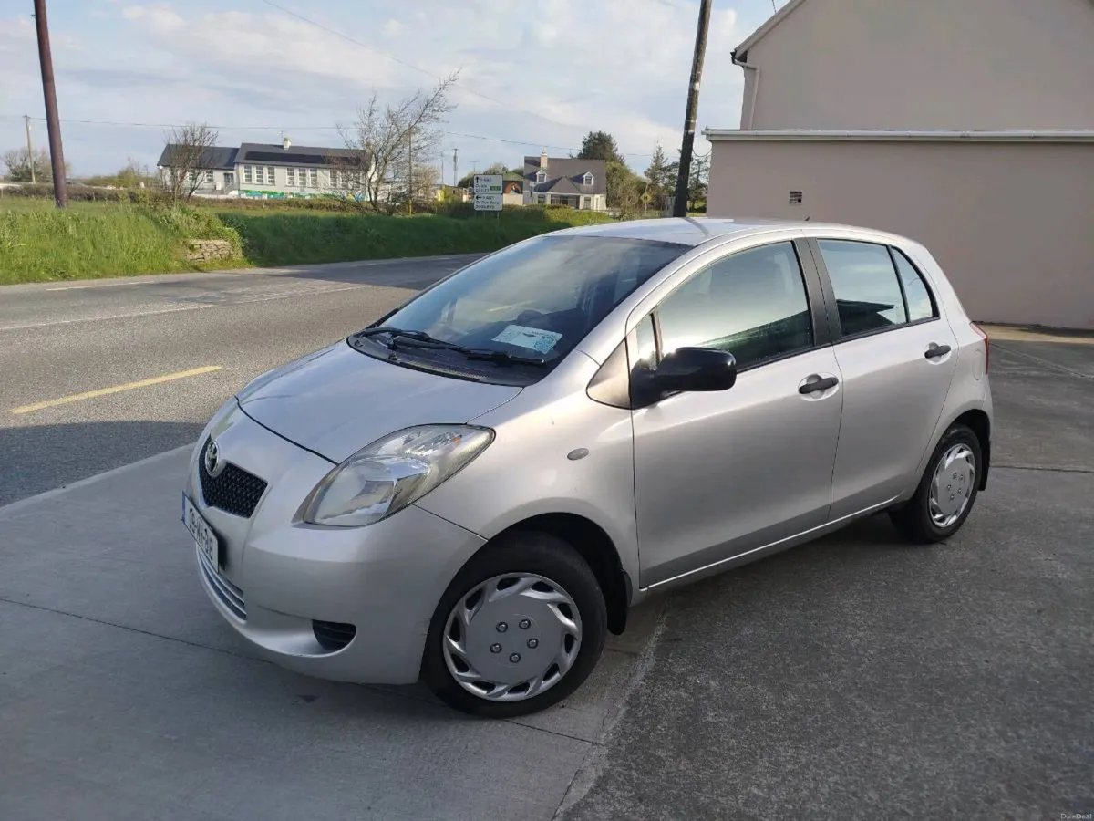 2009 Toyota Yaris - Image 1