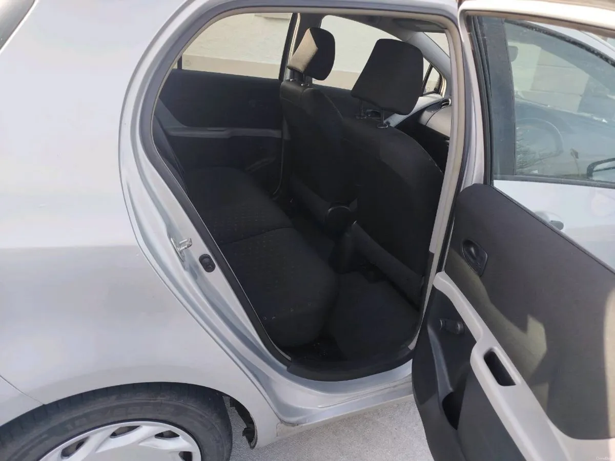 2009 Toyota Yaris - Image 3