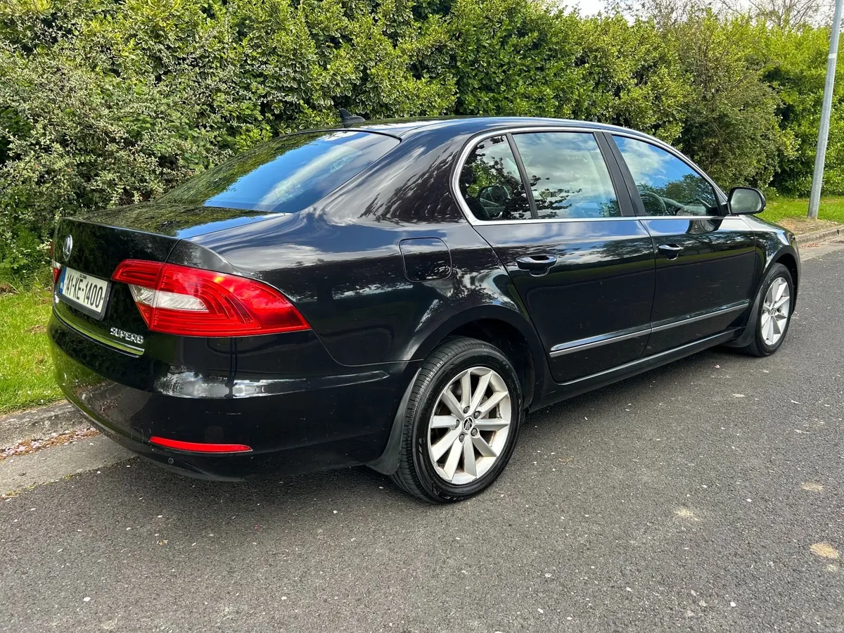 141 Skoda Superb 2.0 TDI Automatic - Image 2