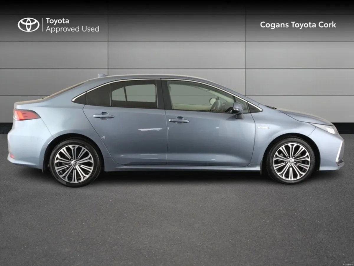 Toyota Corolla HYBRID LUNA SP SPORT 4DR - Image 3