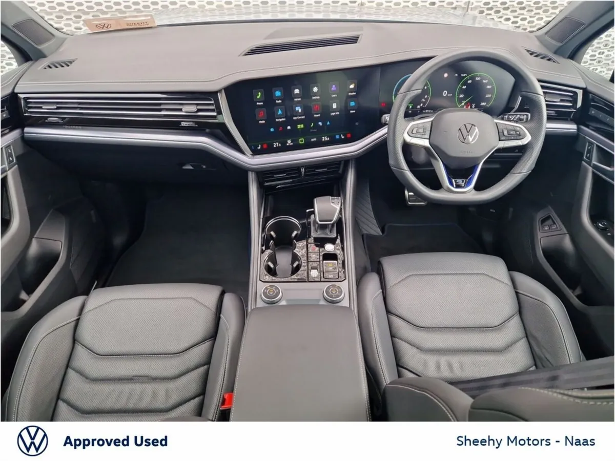 Volkswagen Touareg R 3.0TSI PHEV, 21" Leeds Alloys - Image 3