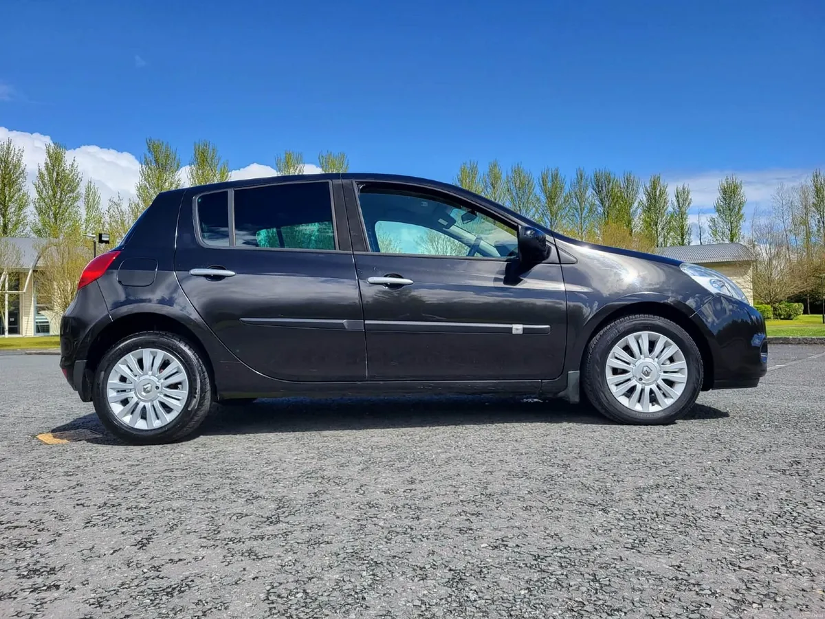 2011 Renault Clio 1.1i (Only 55,000mil, Fresh NCT) - Image 3