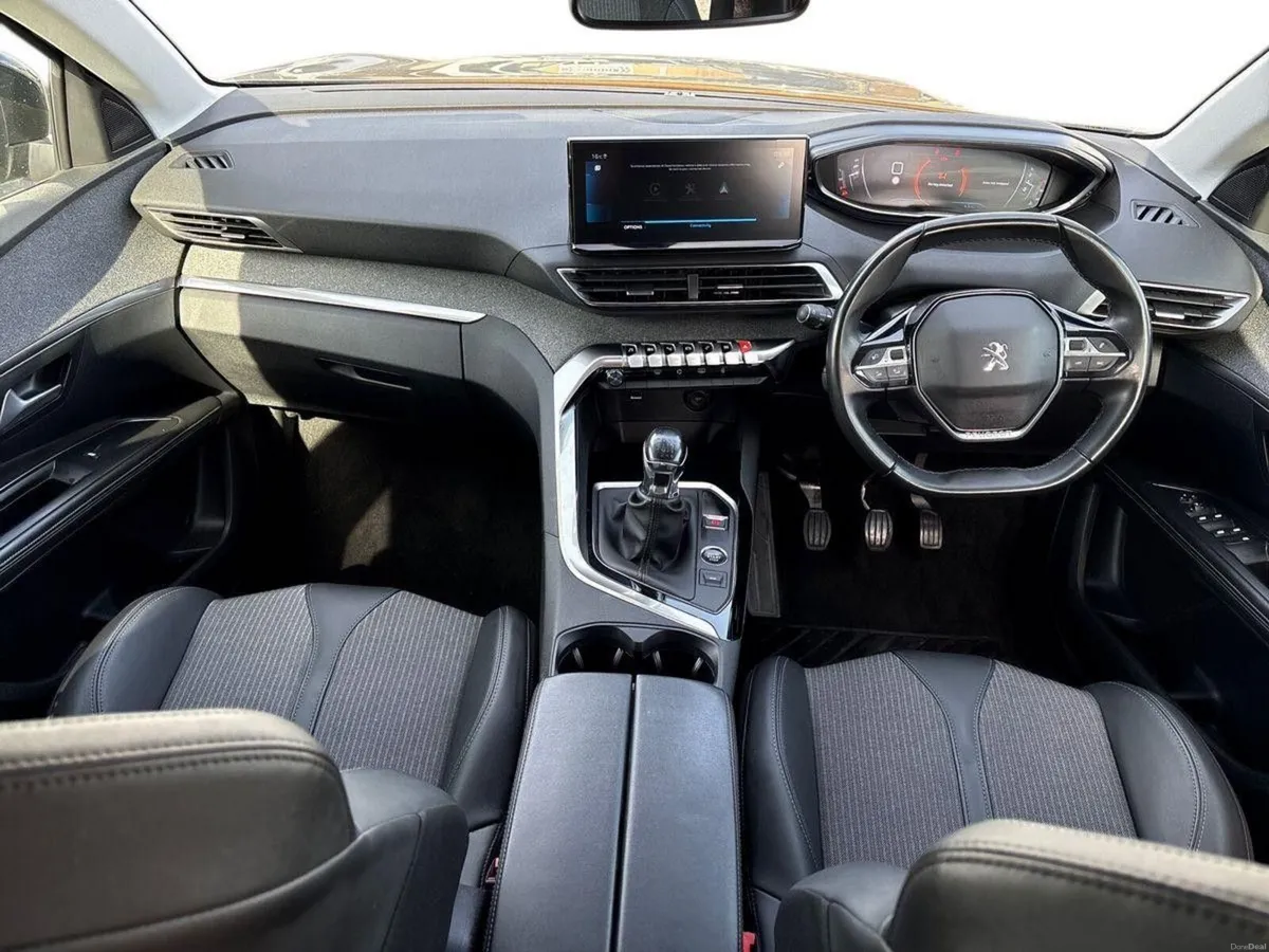 Peugeot 5008 1.5 BlueHDi 130bhp Allure - Image 2