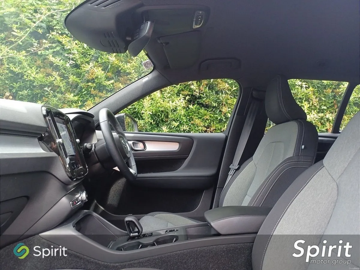 Volvo XC40 T4 211hp "Plug In Hybrid" Family Pack, - Image 4