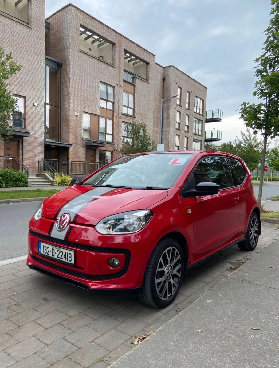 Volkswagen up! 2013 - Image 1