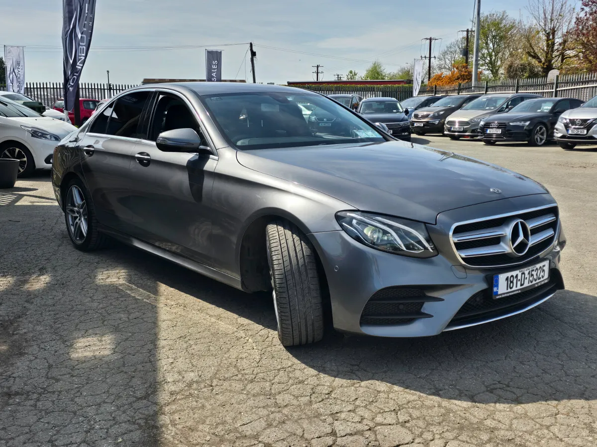 181 MERCEDES BENZ E200 *AMG LINE* - Image 2