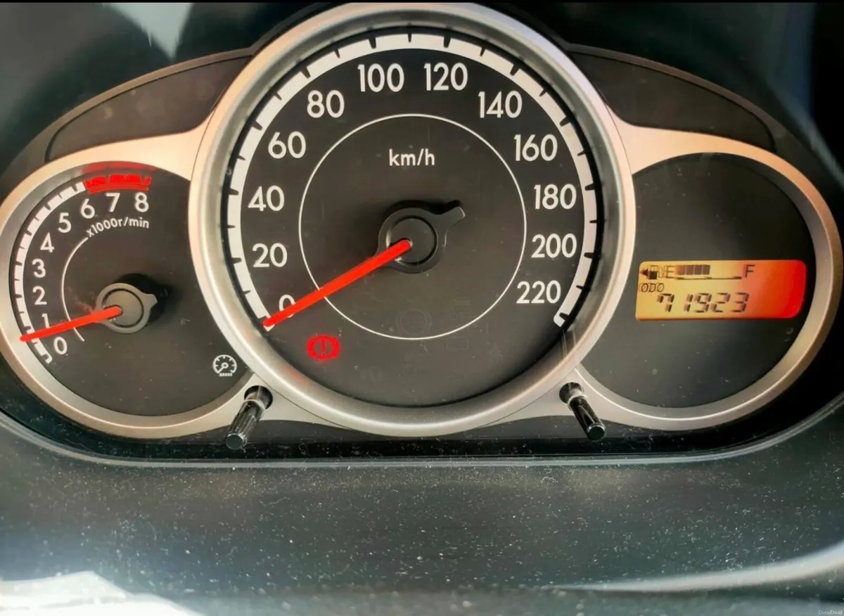 2013 Mazda 1.3 petrol Manual hatchback - Image 3