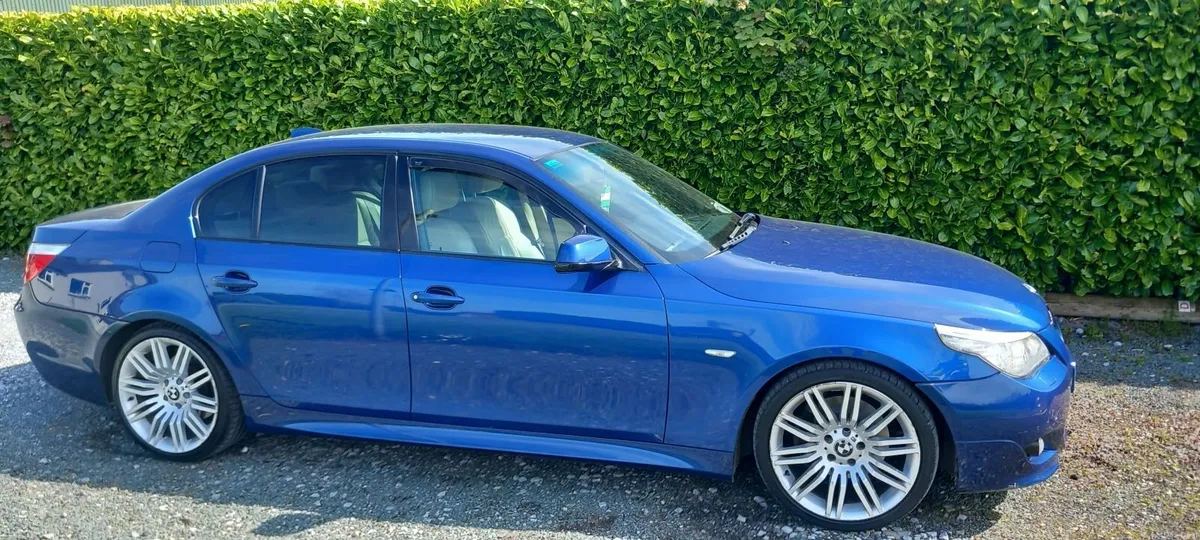 BMW 5-Series 2010 - Image 1