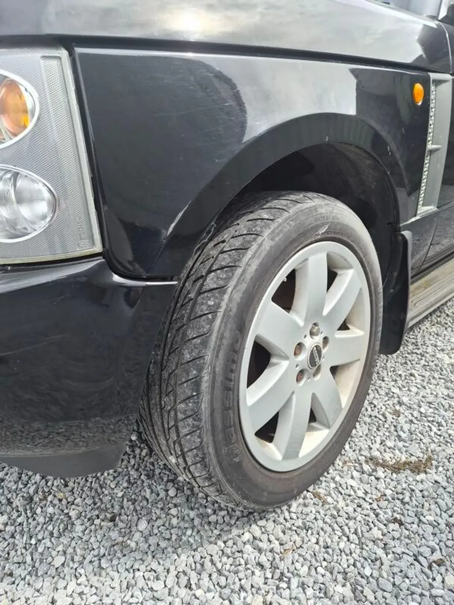 2005 Land Rover Range Rover - Image 3