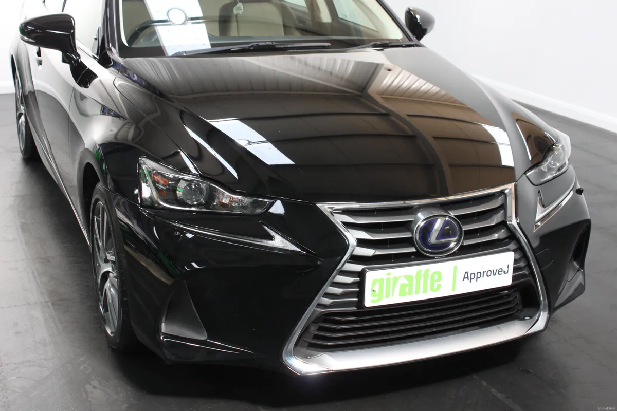 2017 Lexus IS 300h Executive Edition 4dr CVT Auto - Image 3