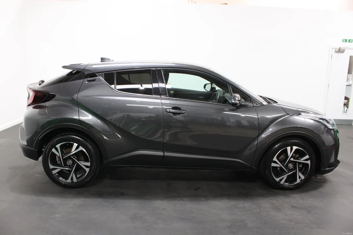 2023 Toyota C-HR 1.8 Hybrid Design 5dr CVT - Image 3