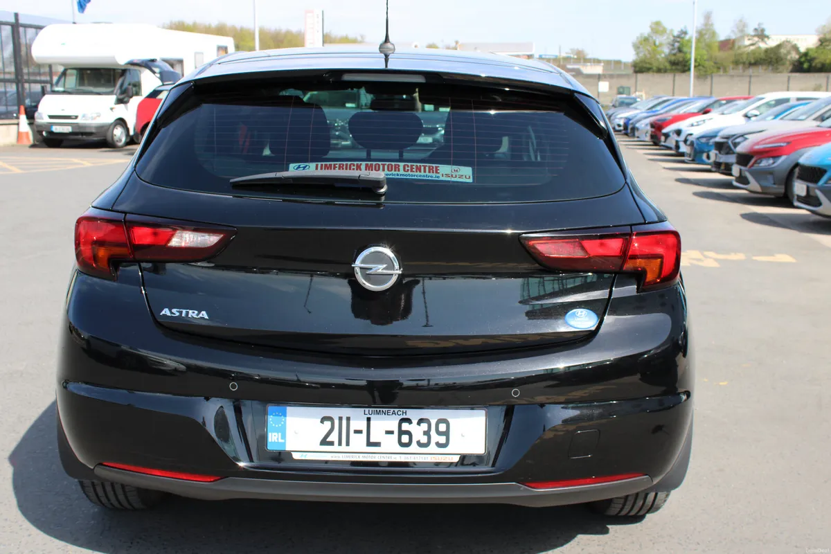 Opel Astra 2021 - Image 4