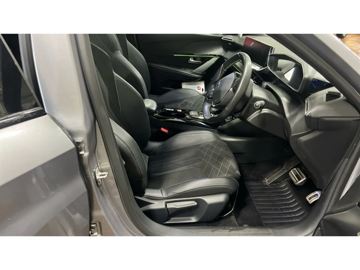 Peugeot 208 GT PREMIUM EV - Image 4