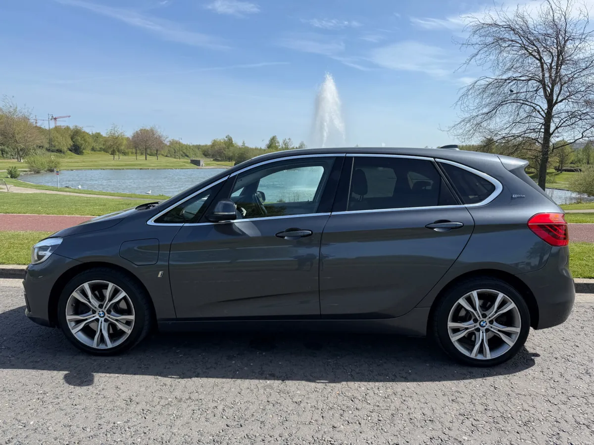 225E X DRIVE AUTOMATIC HYBRID - Image 5
