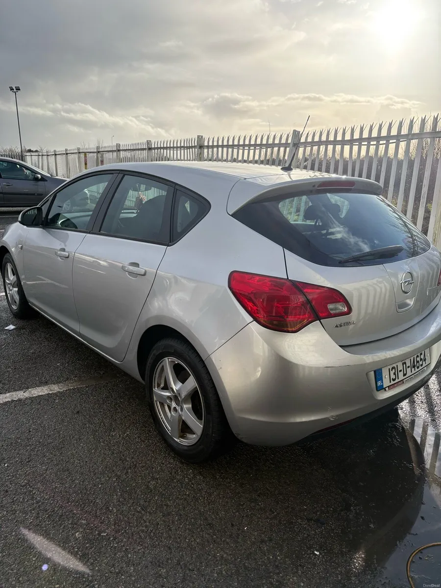 Opel Astra 2013 1.3 diesel - Image 4