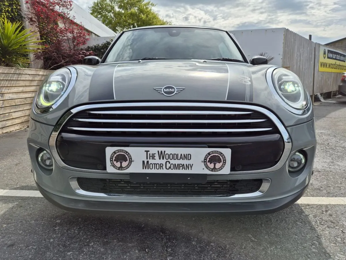 Mini Cooper 1.5D AUTO / 60 YEAR EDITION / TOP SPEC - Image 3