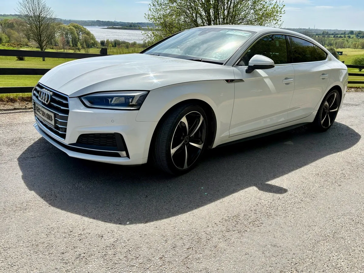 AUDI A5 SPORTBACK**S-LINE** - Image 2
