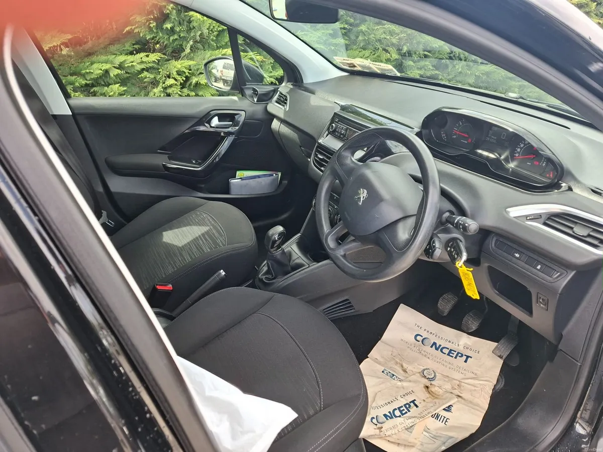 Peugeot 208 2013 - Image 3
