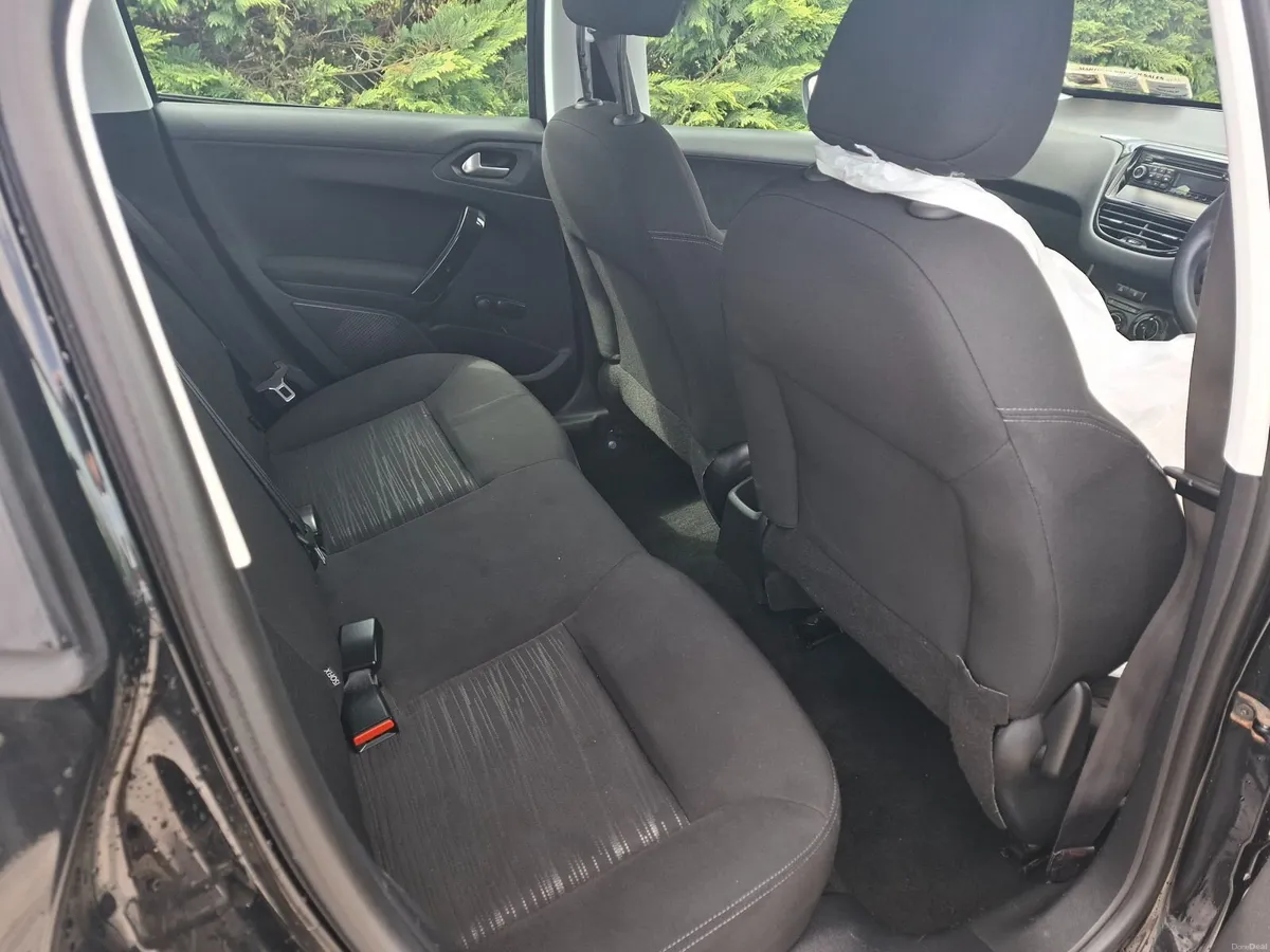 Peugeot 208 2013 - Image 4