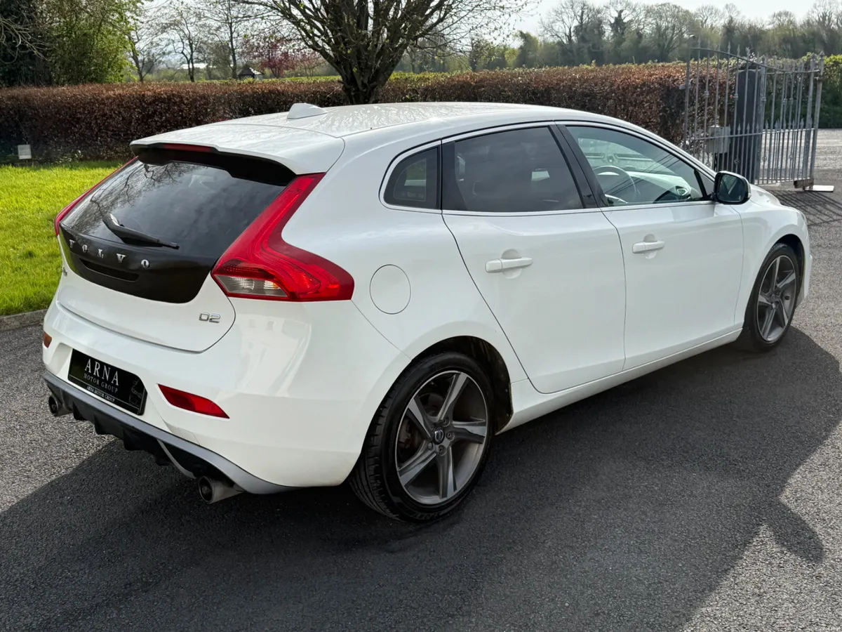2014 Volvo V40 R-Design - Image 6