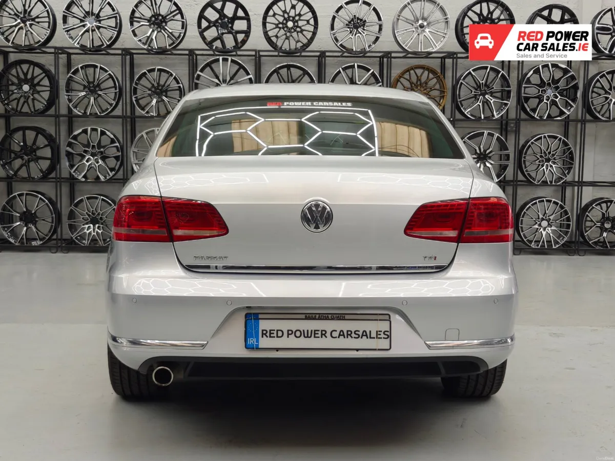 2012 Volkswagen Passat  TSI BlueMotion - Image 3
