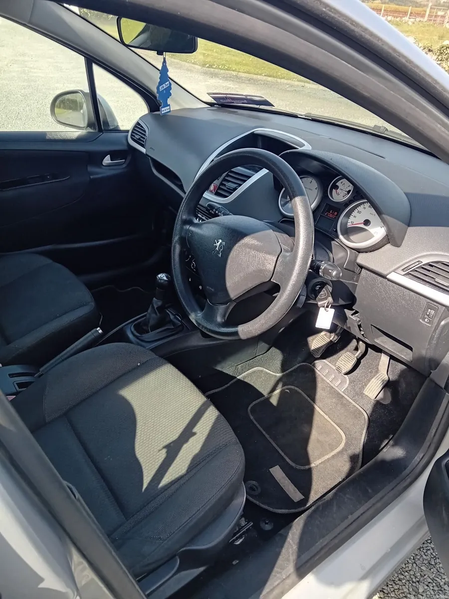 Peugeot 207 2010 - Image 3