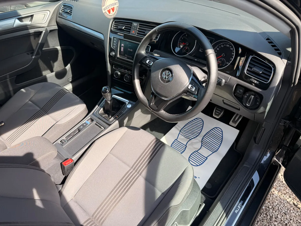 VOLKSWAGEN GOLF  2017 - 1.2 - V LOW KMS - Image 4